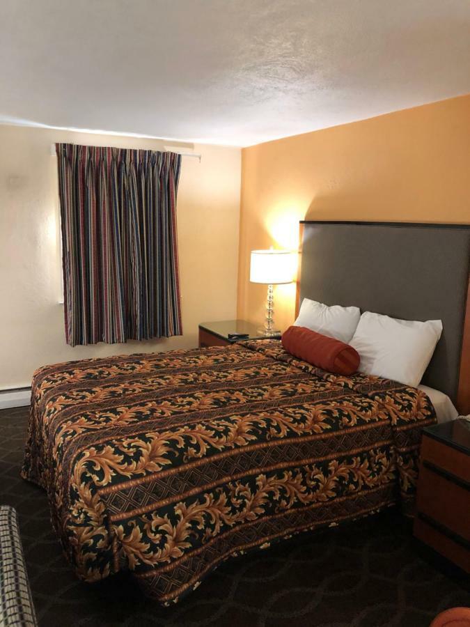 Sentinel Motel West Chester Exterior foto
